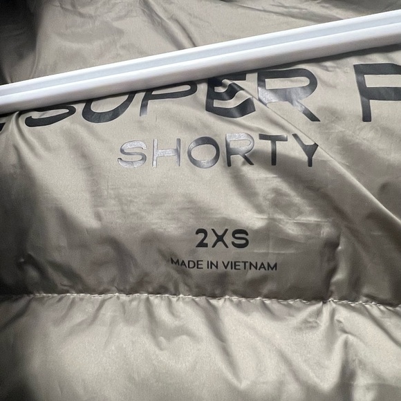 SOLD Aritzia super puff jacket - Picture 3 of 7